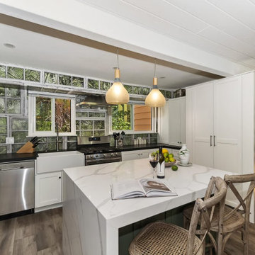 CUSTOM KITCHEN