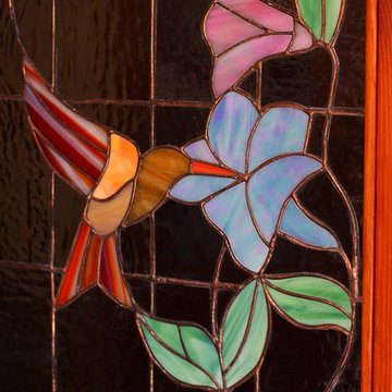 Innentür mit Blumen und Kolibri