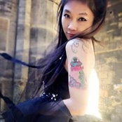 Melody Loza's photo