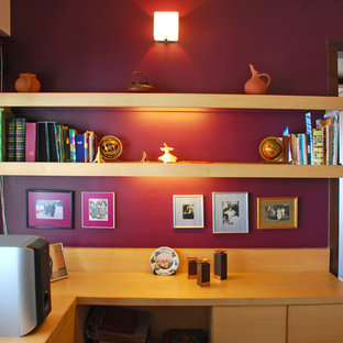 This is an example of a modern home office and library in Pune.