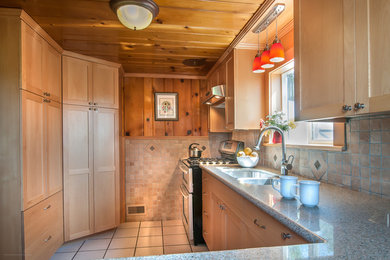 Inspiration for a timeless kitchen remodel in Denver
