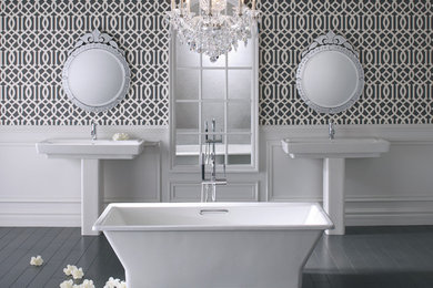 Bathroom - contemporary bathroom idea in Chicago