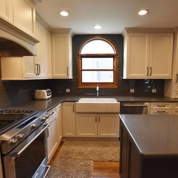 Transitional White Kitchen with Glass Highlight in Naperville