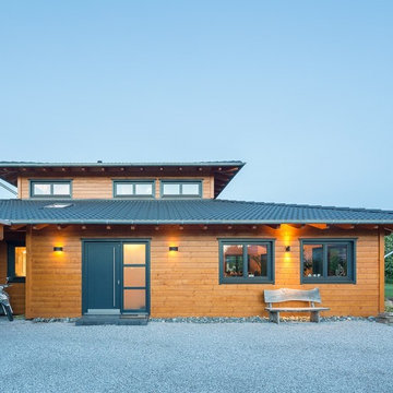 Treetop - Luxury timber house with generous space for two