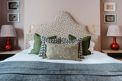 ロンドンにあるモダンスタイルのおしゃれな寝室のインテリア
