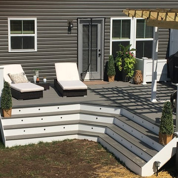 Ashleys deck with pergola