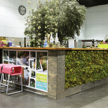 Kitchen & Bar