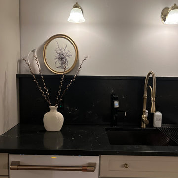 Vintage Modern Kitchen - Middle Island, NY