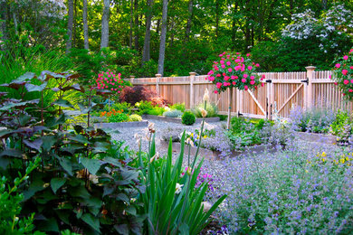 Photo of a small traditional side yard landscaping in New York.