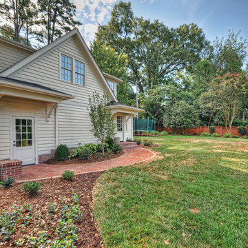 Detached Garage & Apartment