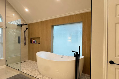 Bathroom - bathroom idea in Dallas