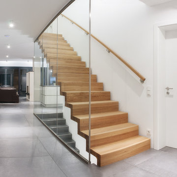 Treppenprojekt 1 + Küche: Faltwerktreppe Eiche Modern