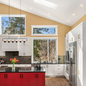 Bold Island, Inviting Layout