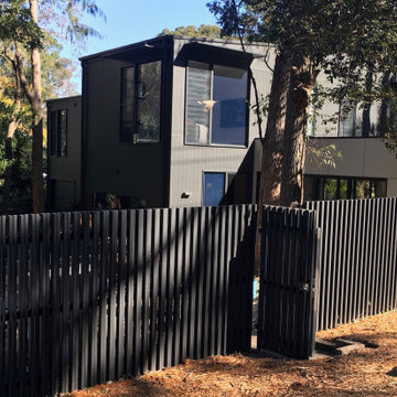 A two piece, tonal contrast fence is a sure way to turn heads.