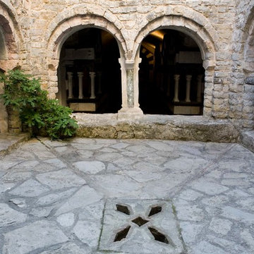 Stone Archways out of Reclaimed Limestone (Mediterranean)