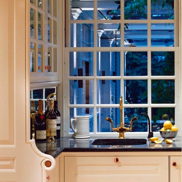 Pantry & Bar