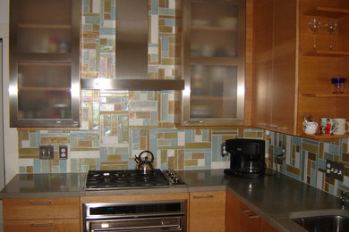 Minimalist kitchen photo in Boston