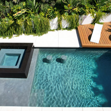 Custom Zero-Edge Spa Modern Pool