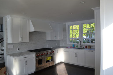 Example of a kitchen design in San Francisco