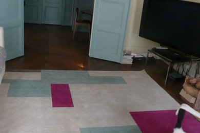 Cette photo montre un salon chic.