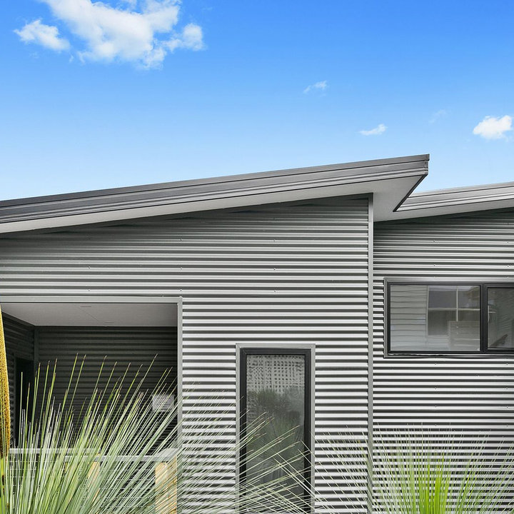 75 Beautiful Colorbond Cladding Home Design Ideas & Designs | Houzz AU