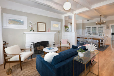 Home design - mid-century modern home design idea in Phoenix