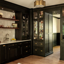 Butler Pantry / Bar
