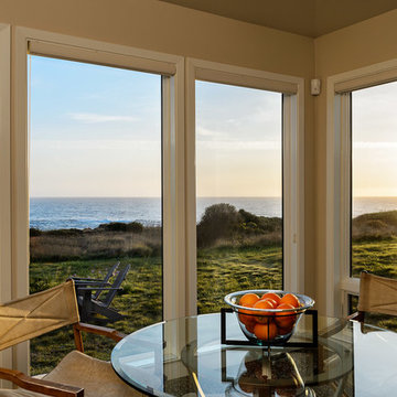 From sunrise, to sunset, this room is perfect to enjoy your favorite beverage.