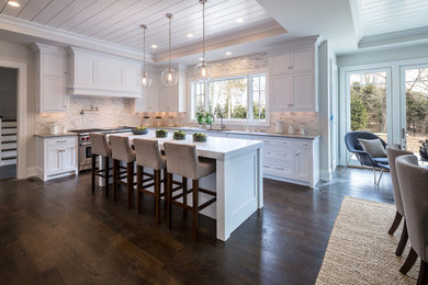Elegant kitchen photo in New York