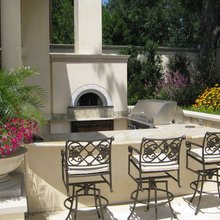 outdoor kitchens/grills