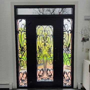 IRON 1601 with double wrought iron sidelites and transom