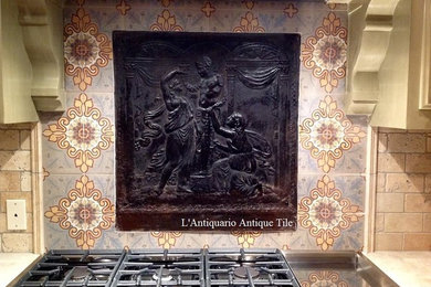 Kitchen - mediterranean kitchen idea in Miami