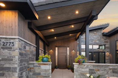 Example of a trendy entryway design in Denver