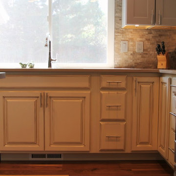 Transitional Two-Toned Kitchen Renovation
