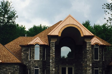 Inspiration for a contemporary exterior home remodel in Cleveland