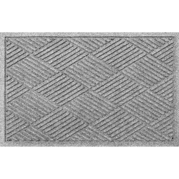 Argyle 2' x 3' Indoor/Outdoor Door Mat, Medium Gray