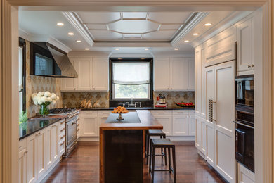 Elegant kitchen photo in New York
