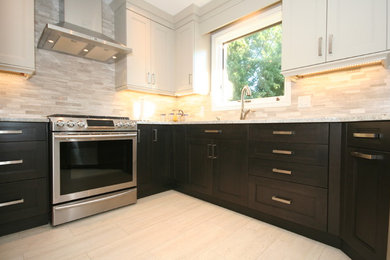 Trendy kitchen photo in Toronto