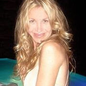 Melissa Odabash's photo