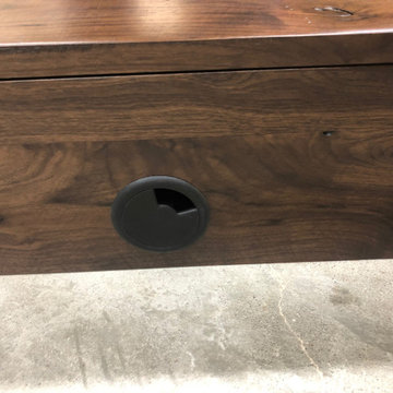 Wire grommet for storage mantel