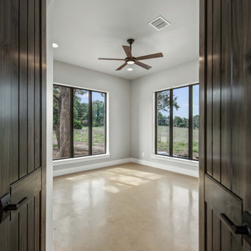 Modern Farmhouse - Vintage Oaks Texas