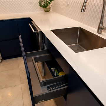 Contemporary Kitchen Remodel Done in a Two Tone Color