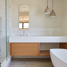 Ryan/s bathroom