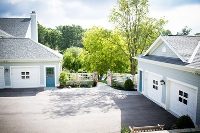 Elegant garage photo in Cincinnati