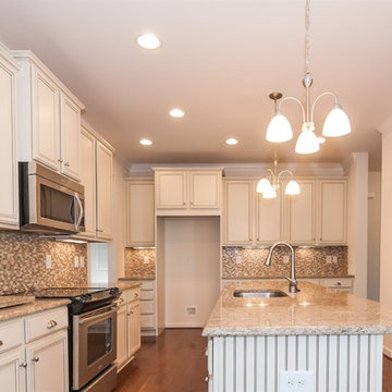 Governor’s Pointe – ONE HOME REMAINING!