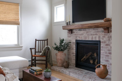 Transitional living room photo in New York