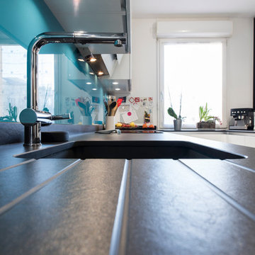 CUISINE BLANCHE/TURQUOISE STYLE INDUSTRIELLE