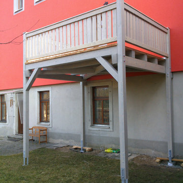 Einstöckige Balkone und Terrassen