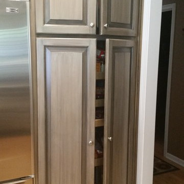 Kitchen Cabinets : Blonde Pickled to Medium Gray