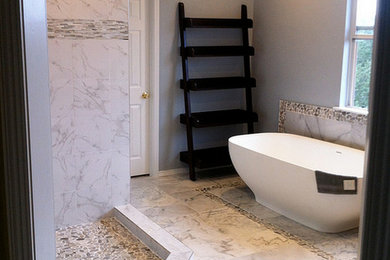 Example of a bathroom design in Austin